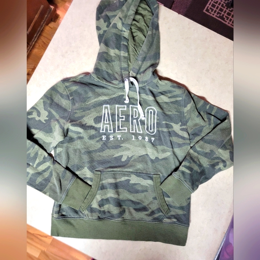 Aeropostale women size small camo hoodie white embroidered logo